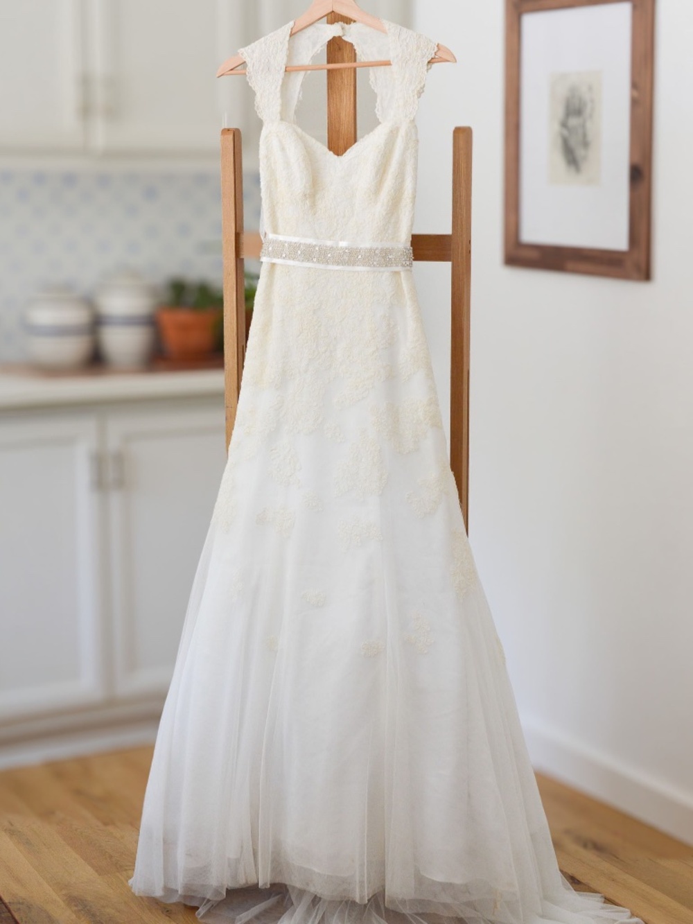 Romantic Vintage style Wedding dress, Keyhole Back with removable beaded sash